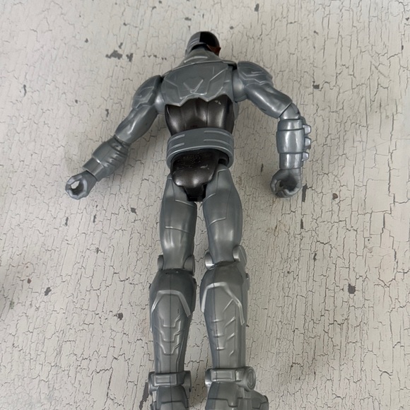 Cyborg Action Figure - Picture 3 of 3